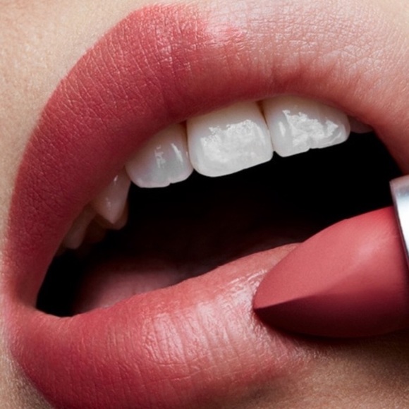 🆕 | 🖤 M•A•C Mull It Over Lipstick - Picture 2 of 16